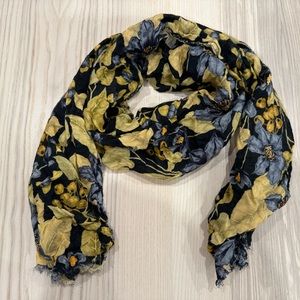 Golden berry scarf